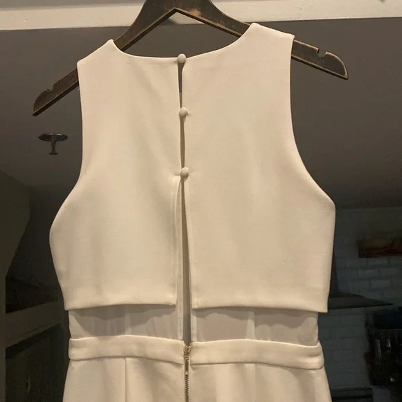 Gorgeous Ivory ***Marciano*** Formal Jump Suit Size 2 As Good As New!!! - Picture 8 of 12